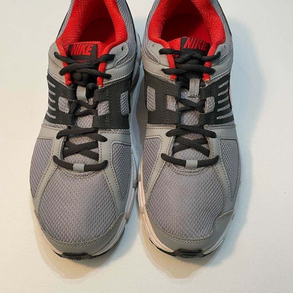 Nike Downshifters Gray and Red Running Sneakers Size 9 SB-B2